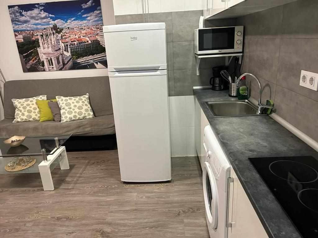 Comodo Y Agradable Estudio En Madrid Centro A3 Εξωτερικό φωτογραφία
